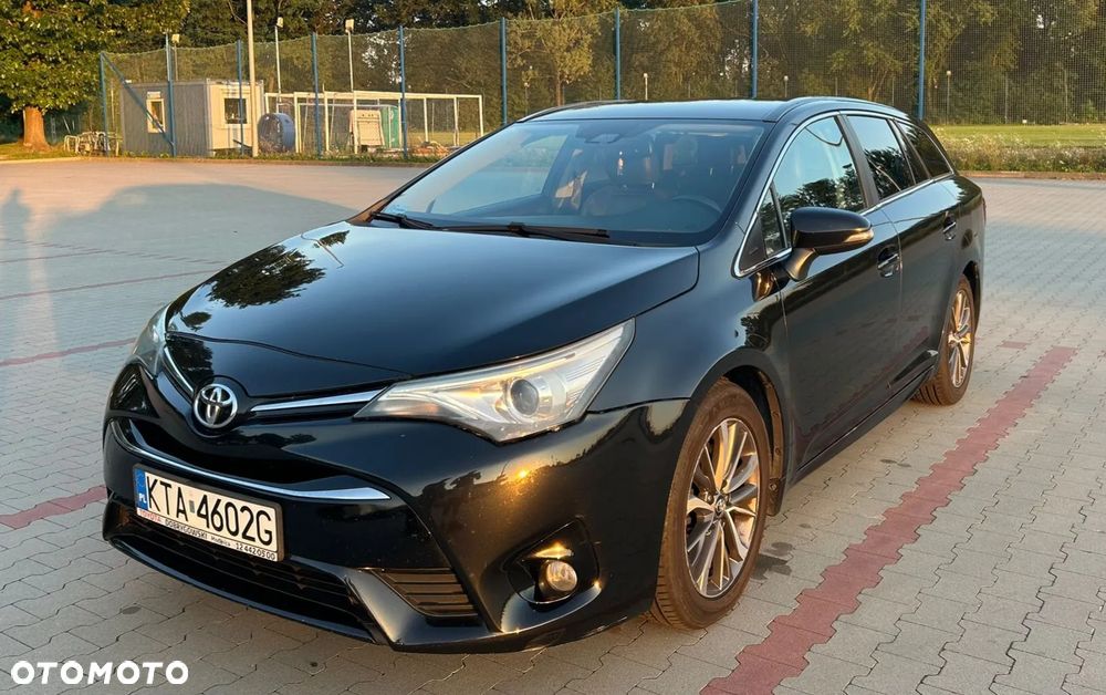 Toyota Avensis 2.0 D-4D Premium - 2