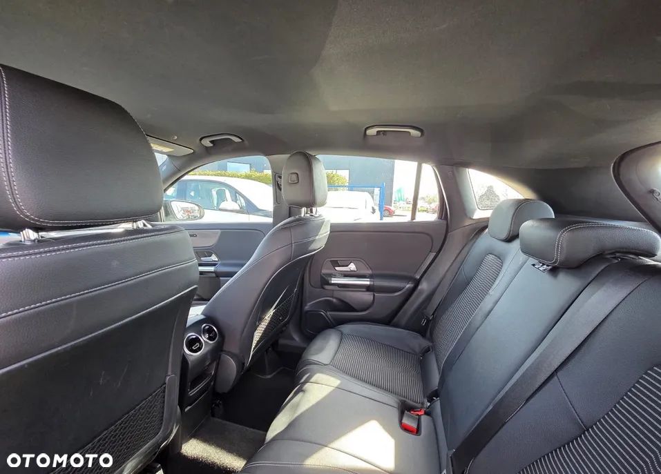 Mercedes-Benz GLA 200 d 8G-DCT - 10