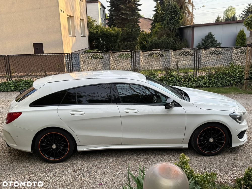 Mercedes-Benz CLA 200 7G-DCT Orange Art Edition - 13