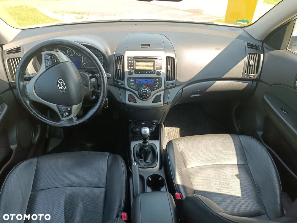 Hyundai i30 2.0 Premium - 38