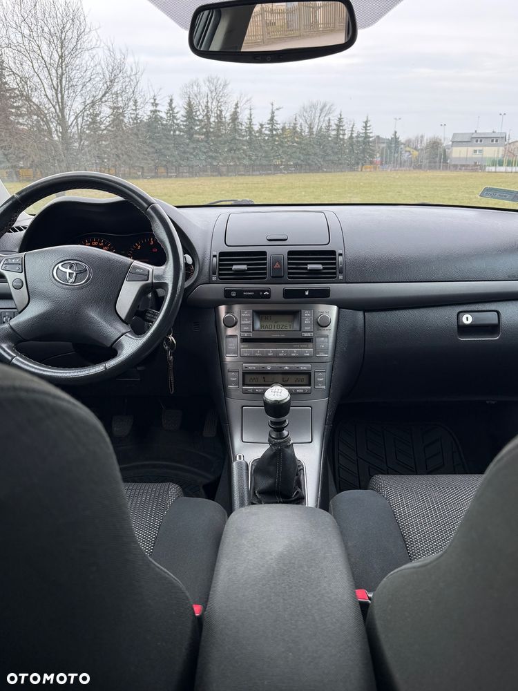 Toyota Avensis 2.2 D-CAT Team - 23