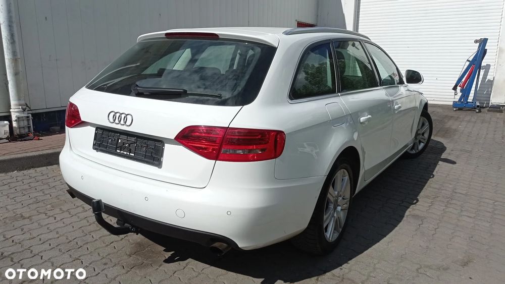 Audi A4 Avant 2.0 TFSI Attraction - 12
