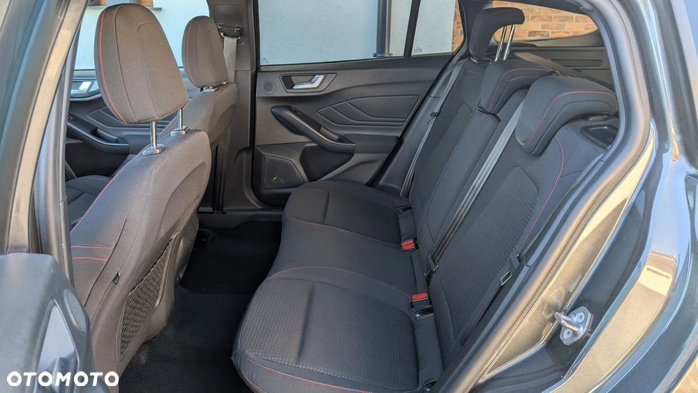 Ford Focus 1.5 EcoBoost ST-Line - 13