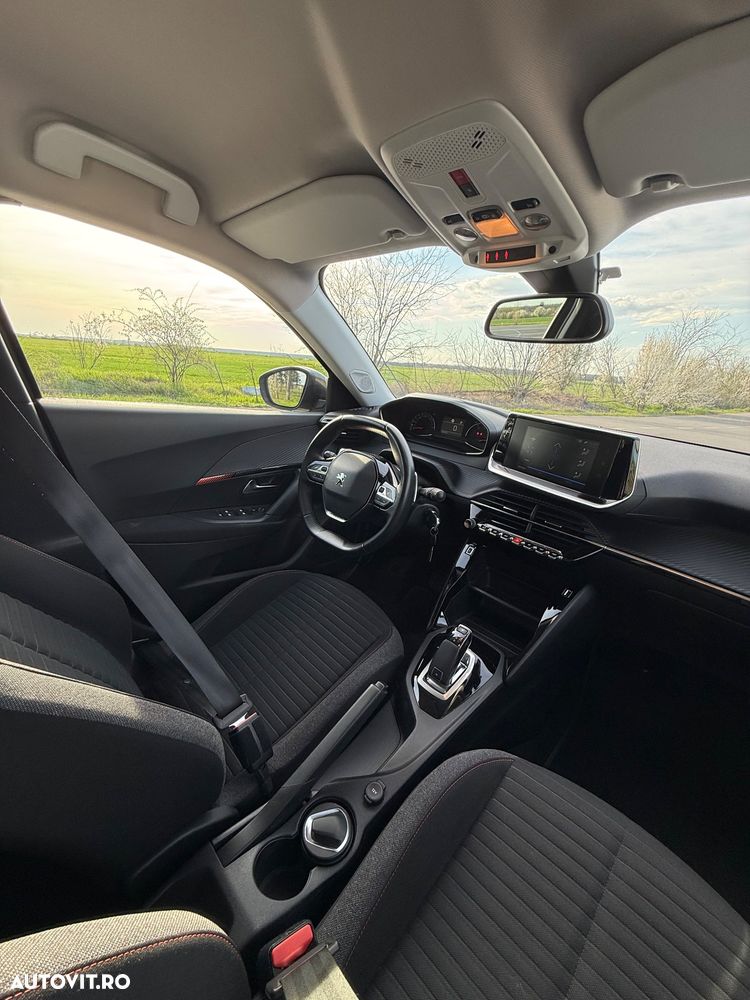 Peugeot 2008 PureTech 130 EAT8 Allure - 8