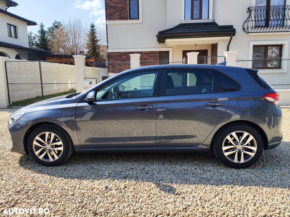 Hyundai i30 1.4 100CP 5DR M/T Highway - 10