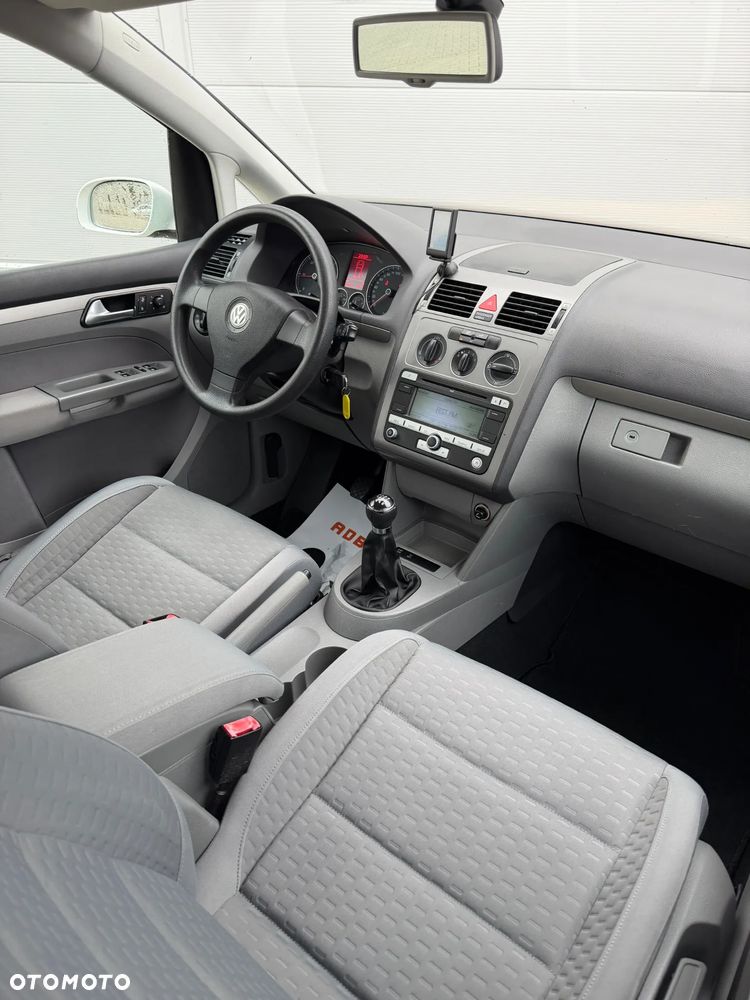 Volkswagen Touran - 3