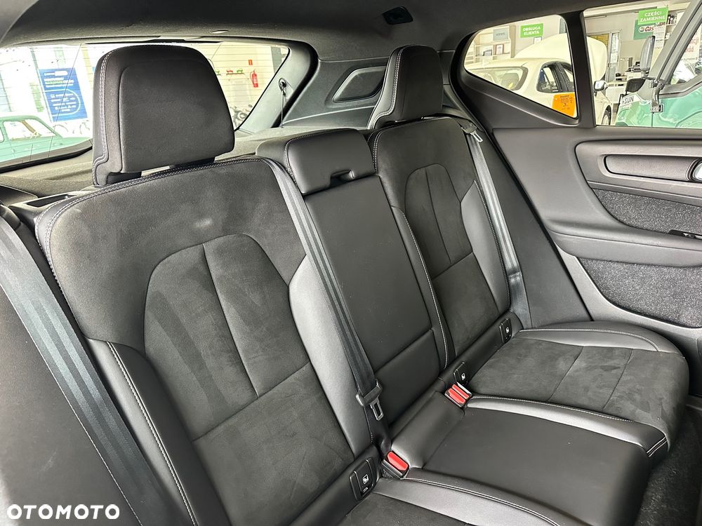 Volvo XC 40 T3 R-Design - 13