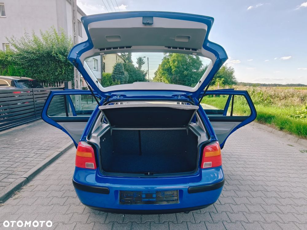 Volkswagen Golf - 18