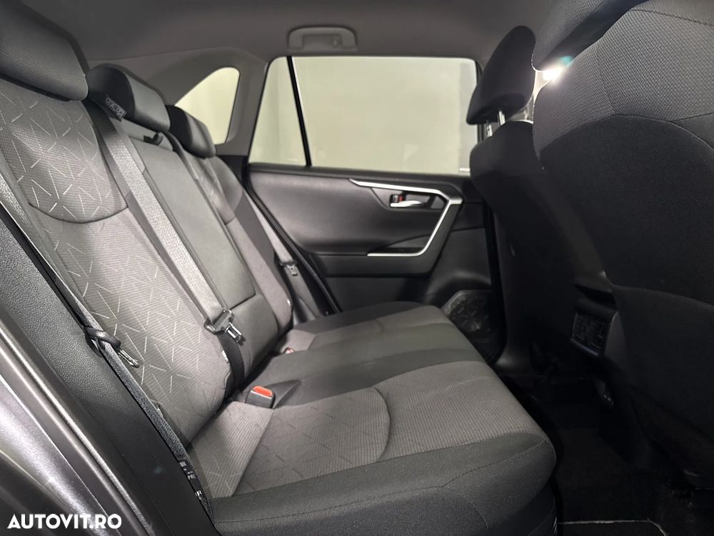 Toyota RAV4 - 13
