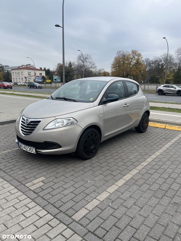 Lancia Ypsilon - 2