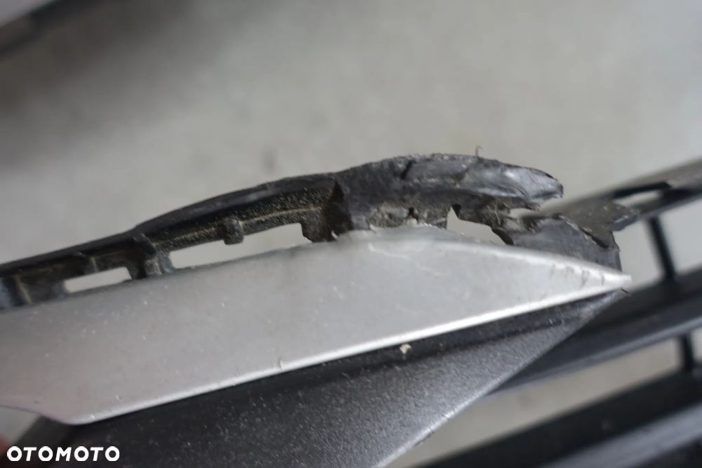 KRATKA ZDERZAKA  PRAWA BMW G30 G31 - 2