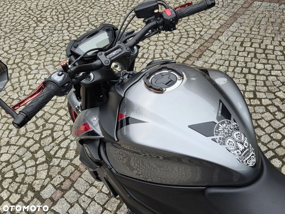 Suzuki GSX - 25