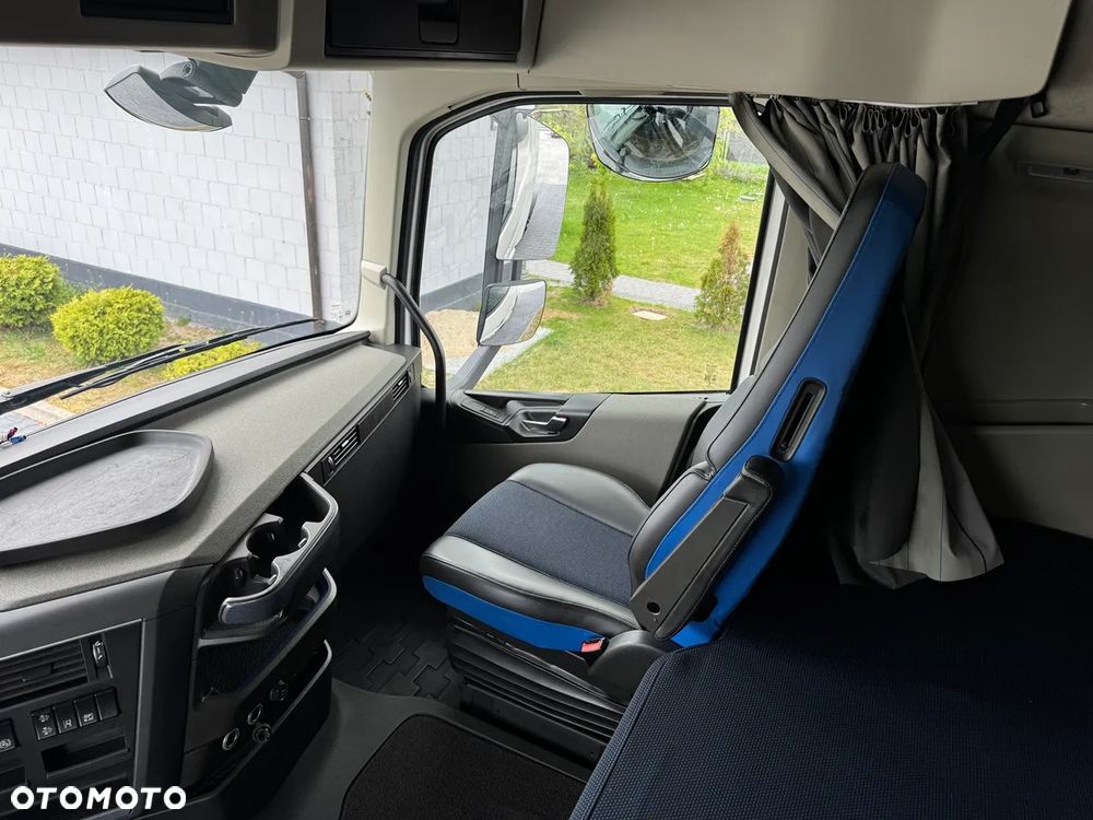 Volvo FH 500 XXL / EURO 6 * BEZ I-SAVE / ACC  / DWA ŁÓŻKA / KLIMA POSTOJOWA / NAVIGACJA / Z NIEMIEC - 26