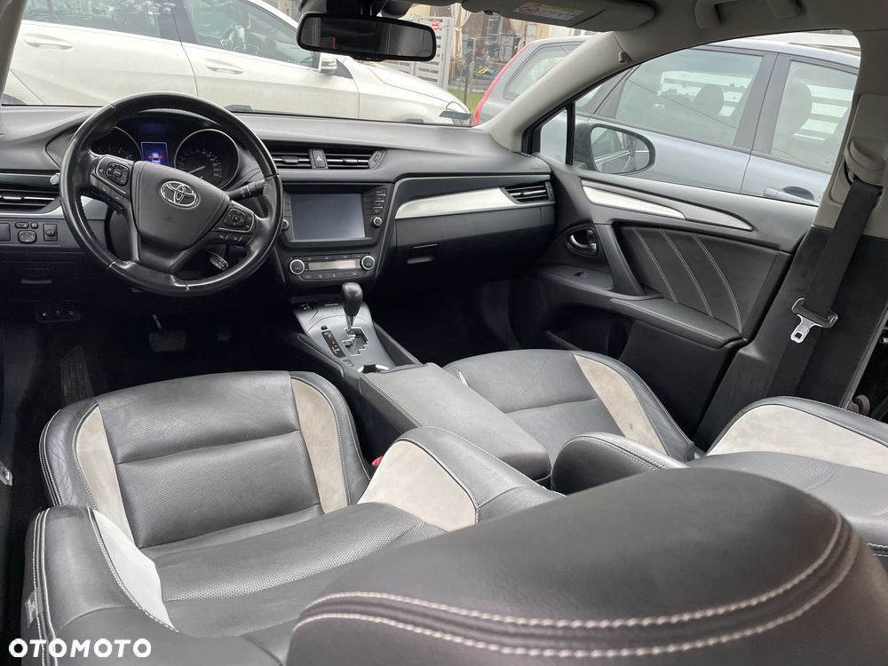 Toyota Avensis 2.0 Premium MS - 16