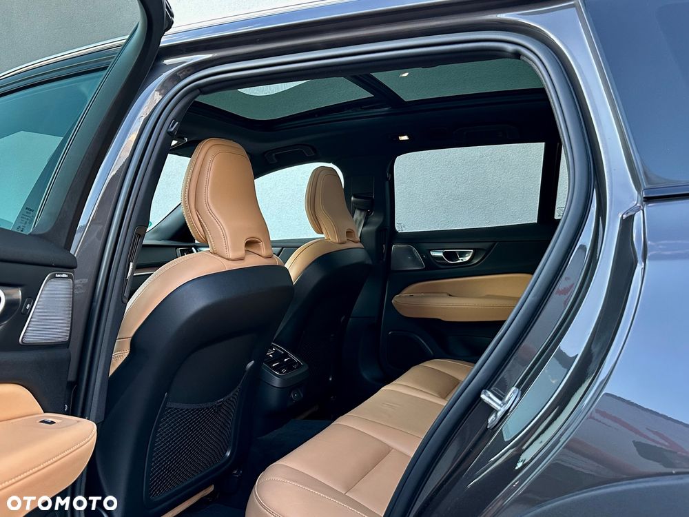 Volvo V60 Cross Country B4 D AWD Ultimate - 29