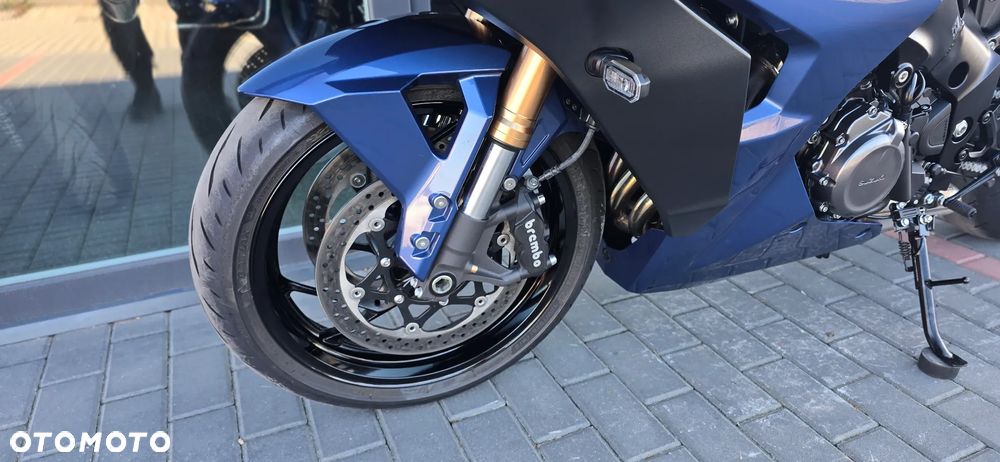 Suzuki GSX - 29