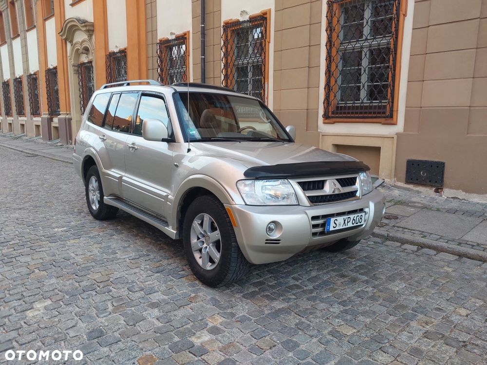 Mitsubishi Pajero - 3