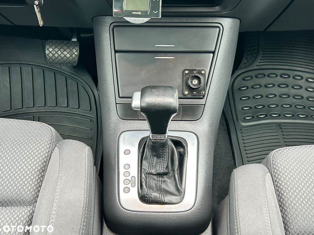 Volkswagen Golf Plus 1.9 TDI Comfortline DSG - 26