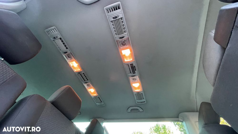 Volkswagen Caravelle LR Comfortline 4M - 10