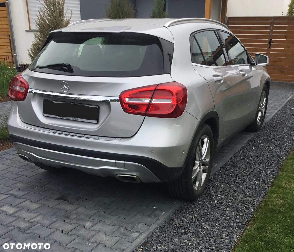 Mercedes-Benz GLA 180 7G-DCT UrbanStyle Edition - 7
