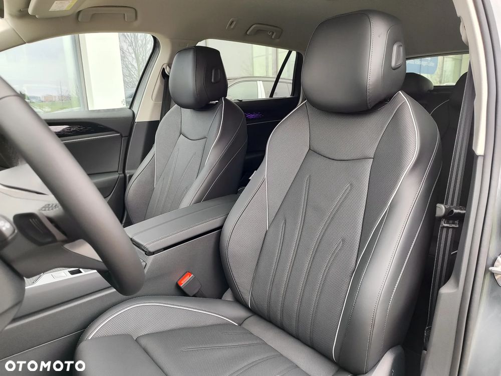 Volkswagen Passat 1.5 TSI ACT mHEV Elegance DSG - 21