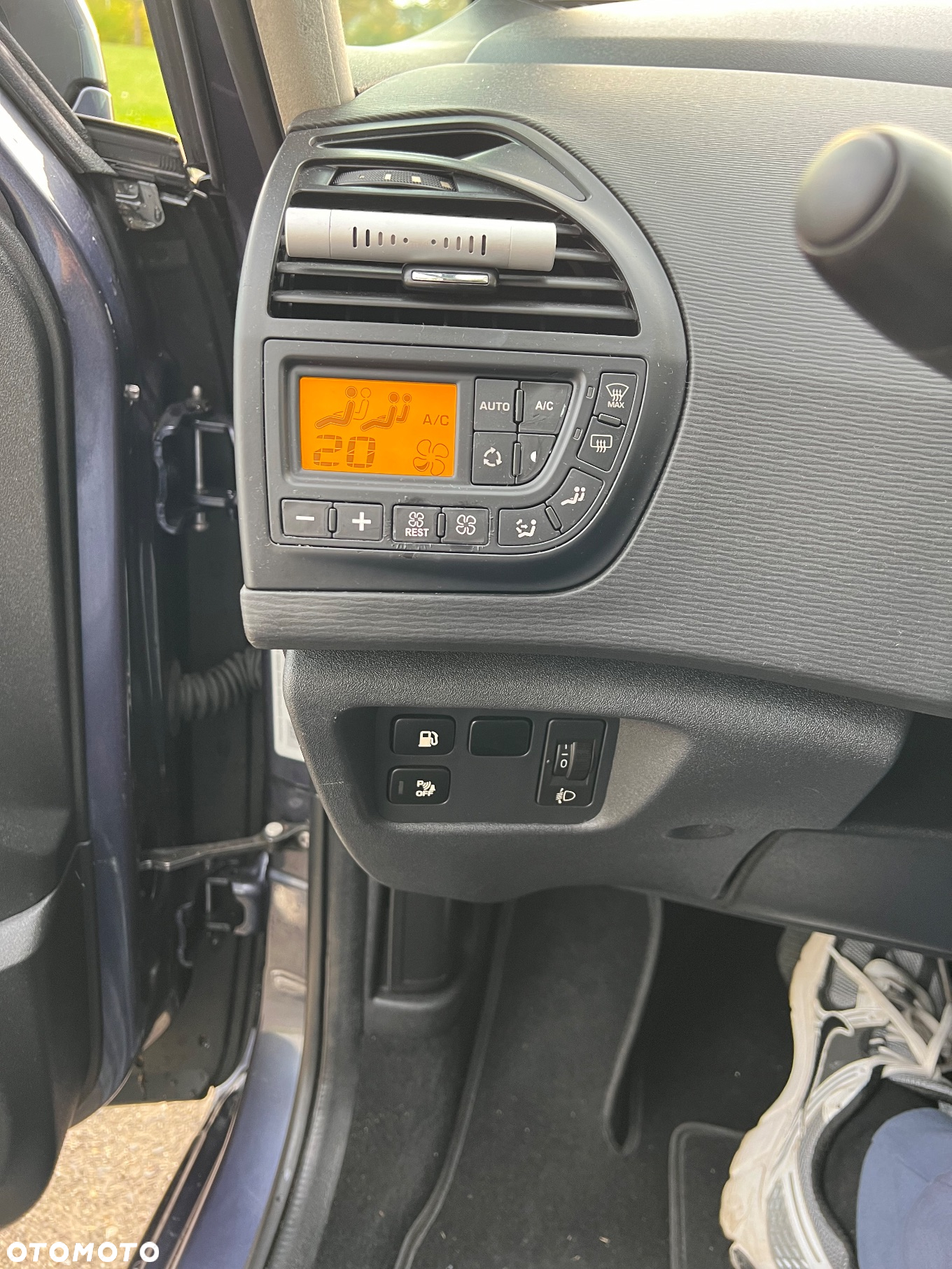 Citroën C4 Picasso 1.6 HDi Equilibre Navi Pack MCP - 12