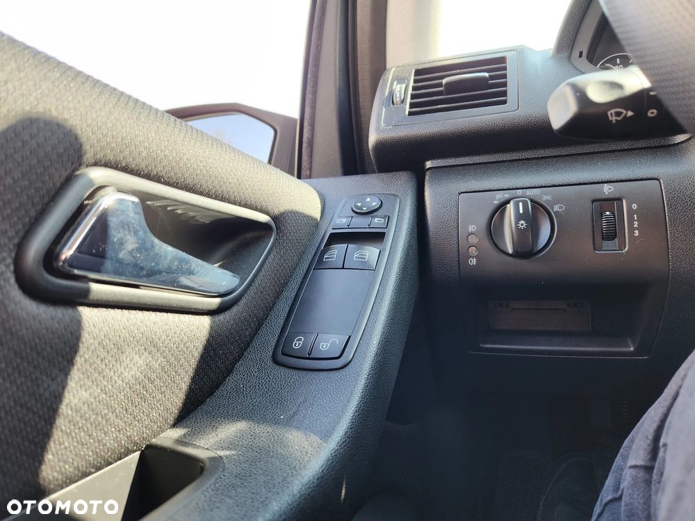 Mercedes-Benz Klasa A 150 Classic Polar Star - 17