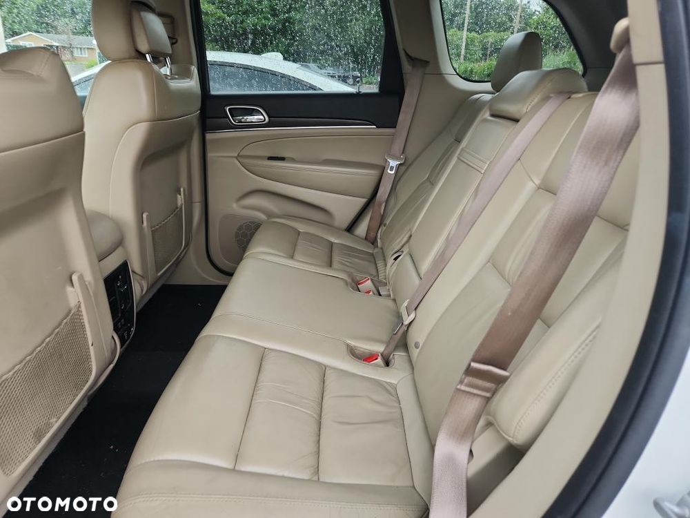 Jeep Grand Cherokee - 19