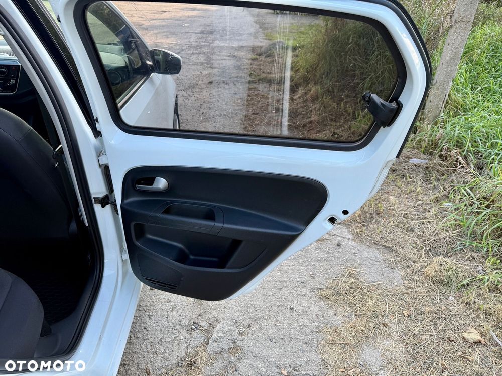 Volkswagen up! 1.0 United - 13