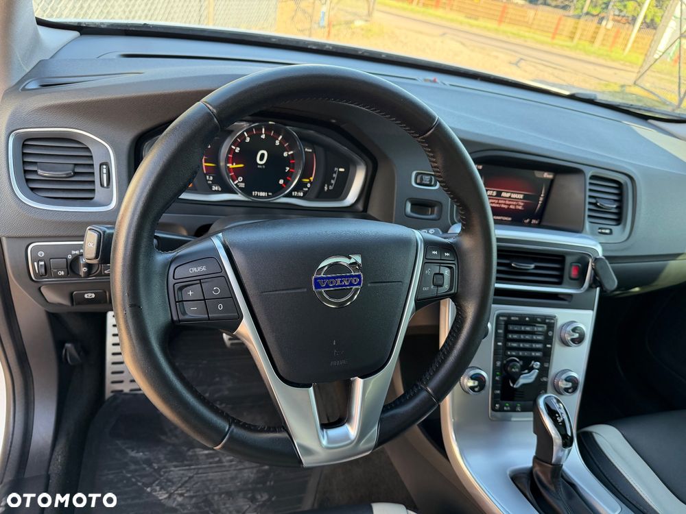 Volvo V60 Cross Country T5 AWD Geartronic Summum - 18