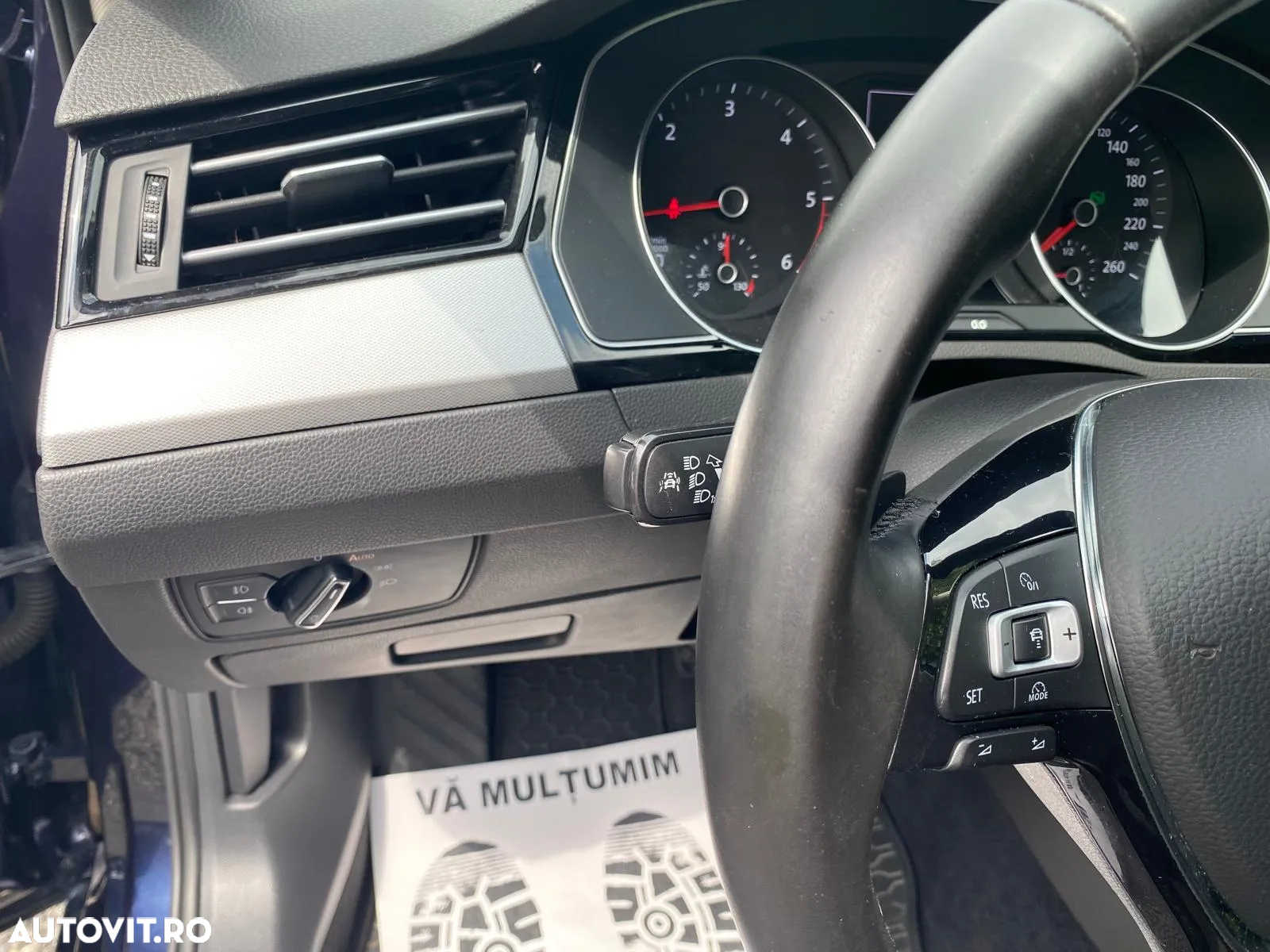 Volkswagen Passat Variant 2.0 TDI DSG (BlueMotion Technology) Highline - 17