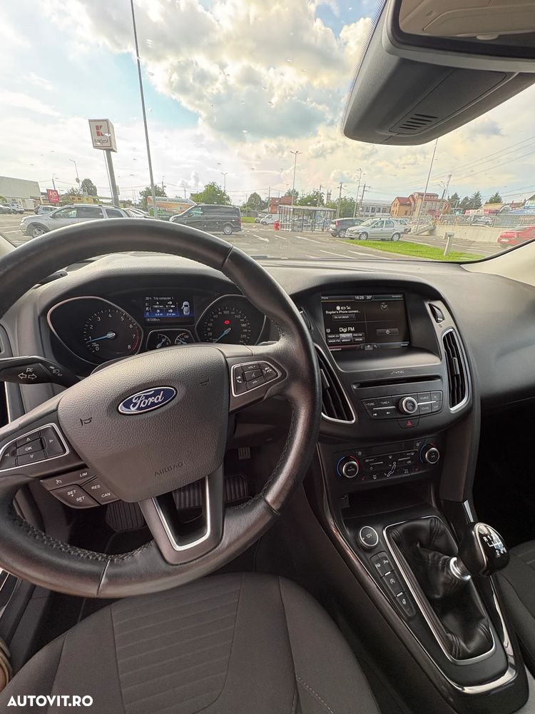 Ford Focus 1.5 EcoBoost Titanium - 5