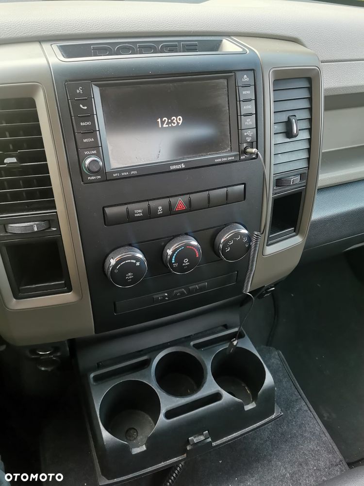 Dodge RAM - 8