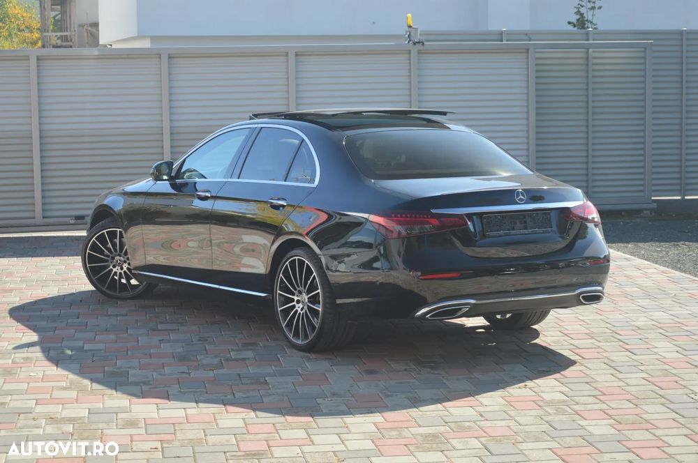 Mercedes-Benz E 300 d 4Matic T 9G-TRONIC Avantgarde - 4