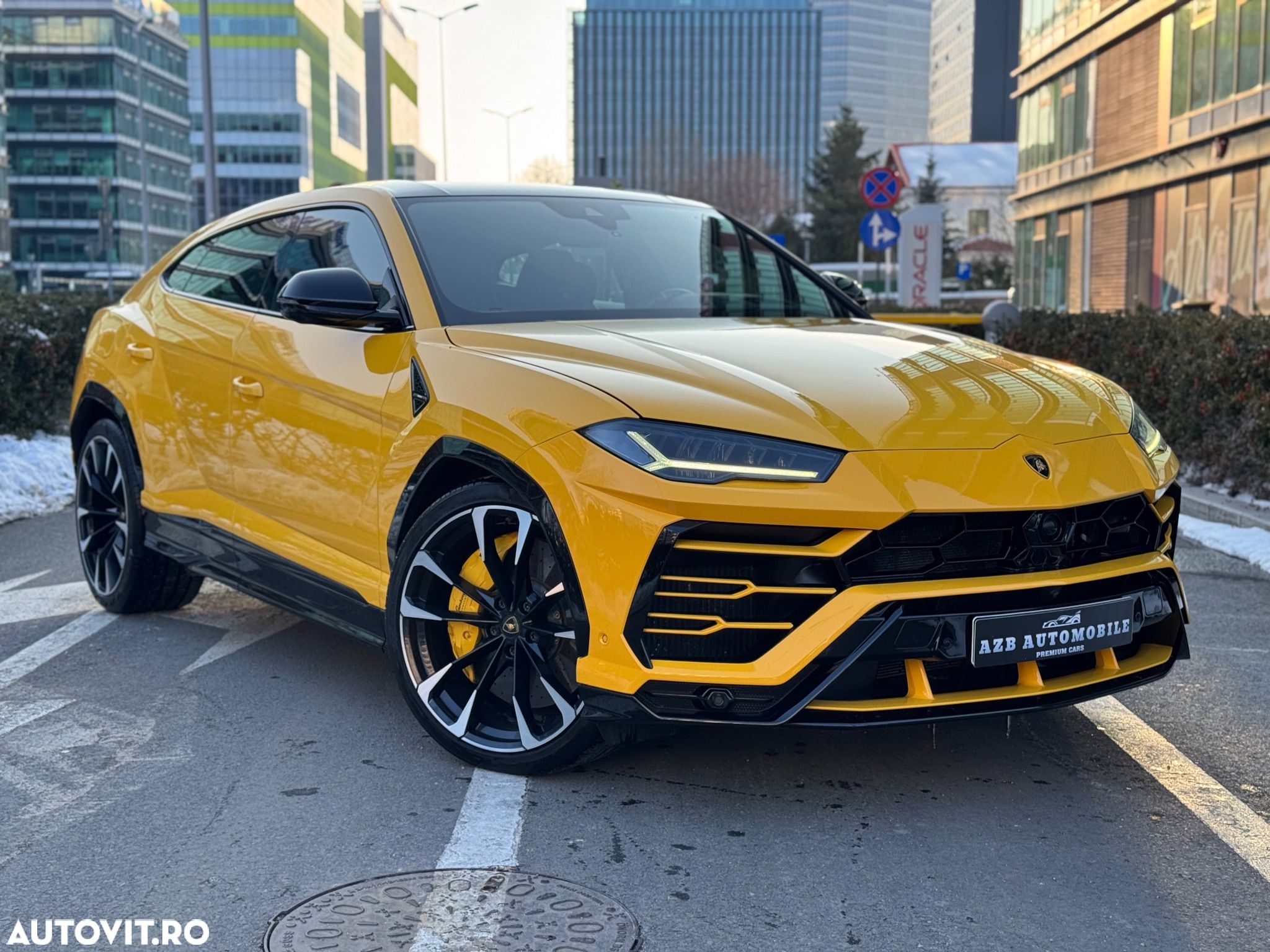Lamborghini URUS Standard - 1