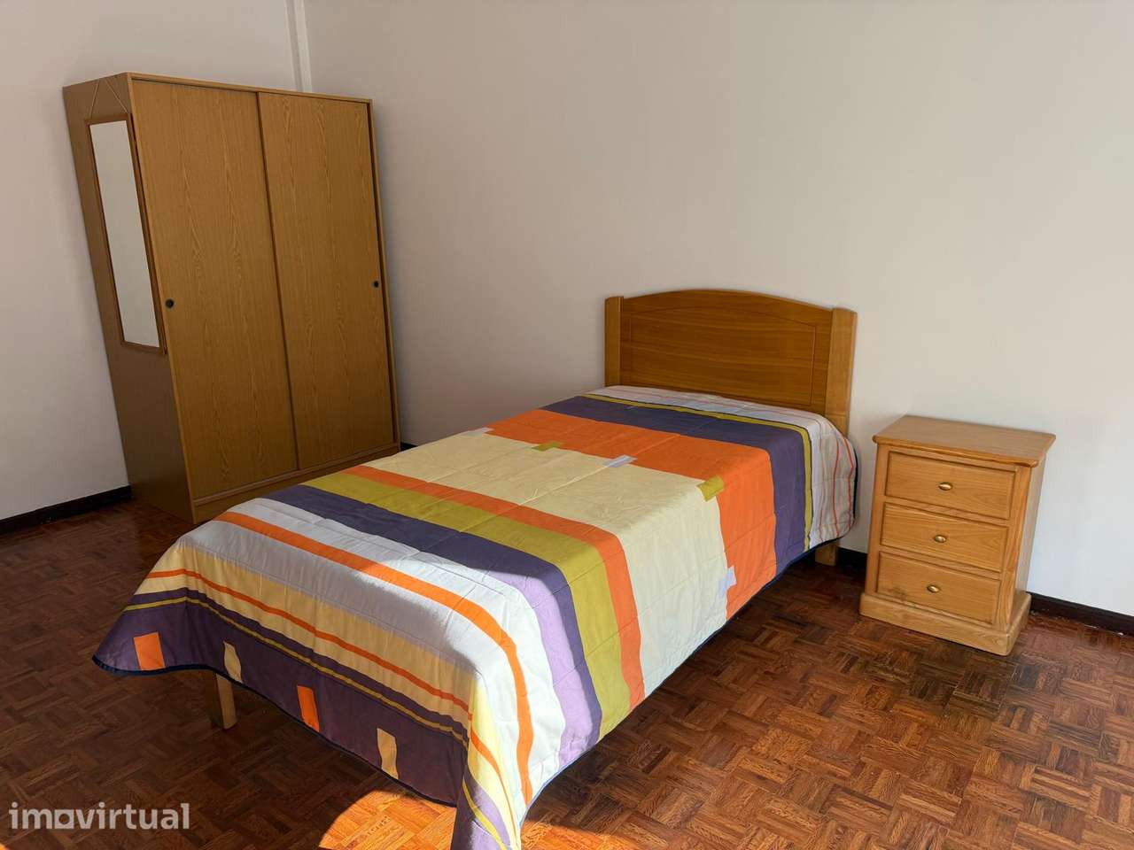 Quarto estudante (rapaz) Porto Polo Universitário/Faculdades - Grande imagem: 4/7