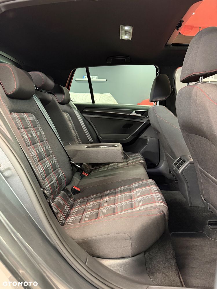 Volkswagen Golf GTI (BlueMotion Technology) DSG - 30