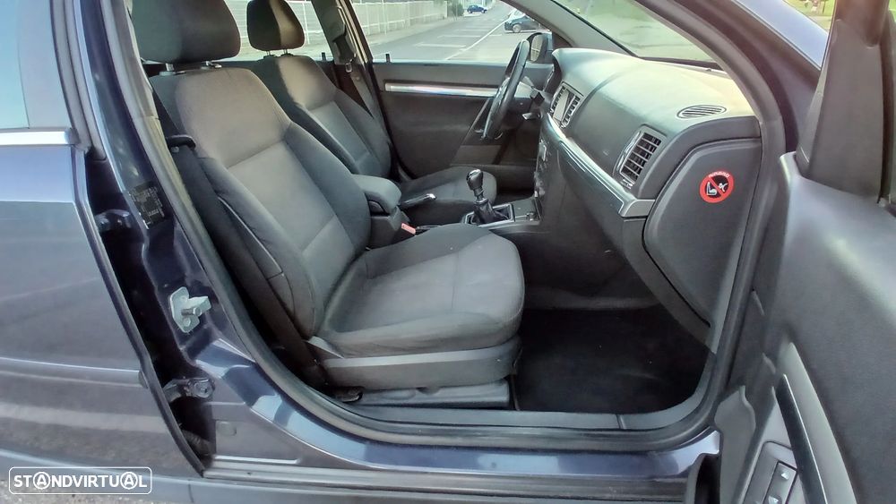 Opel Vectra Caravan 1.9 CDTi Executive - 4