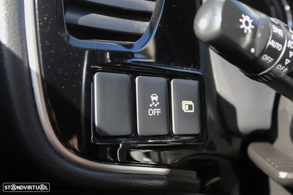 Mitsubishi Outlander - 14