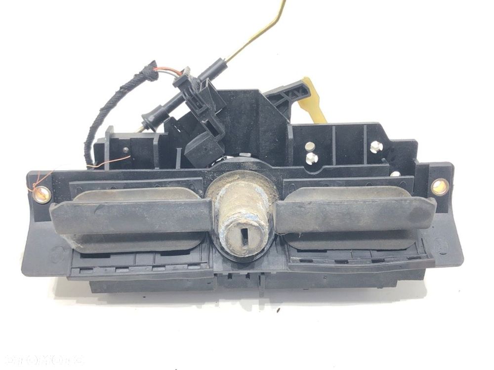 KLAMKA KLAPY TYŁ - 81.00 PLN - AUDI A3 (8L1) 1996 - 2006 1.8 92 kW [125 KM] benzyna 1996 - 2003 - 1