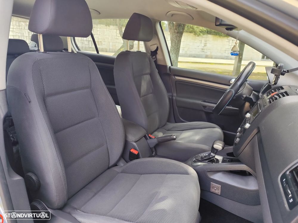 VW Golf 1.9 TDi Confortline DSG - 28