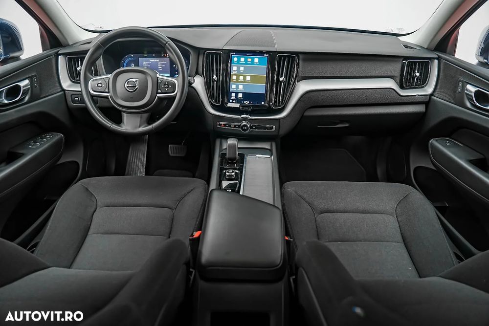 Volvo XC 60 B4 D AWD Geartronic Momentum Pro - 2
