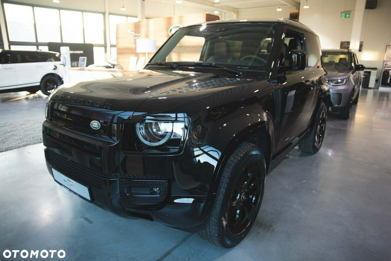 Land Rover Defender - 2