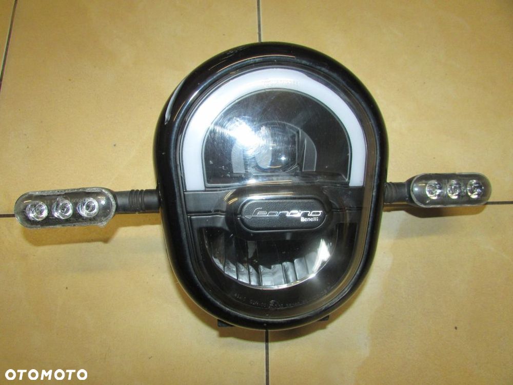 Benelli Leoncino 250 lampa przód reflektor - 1