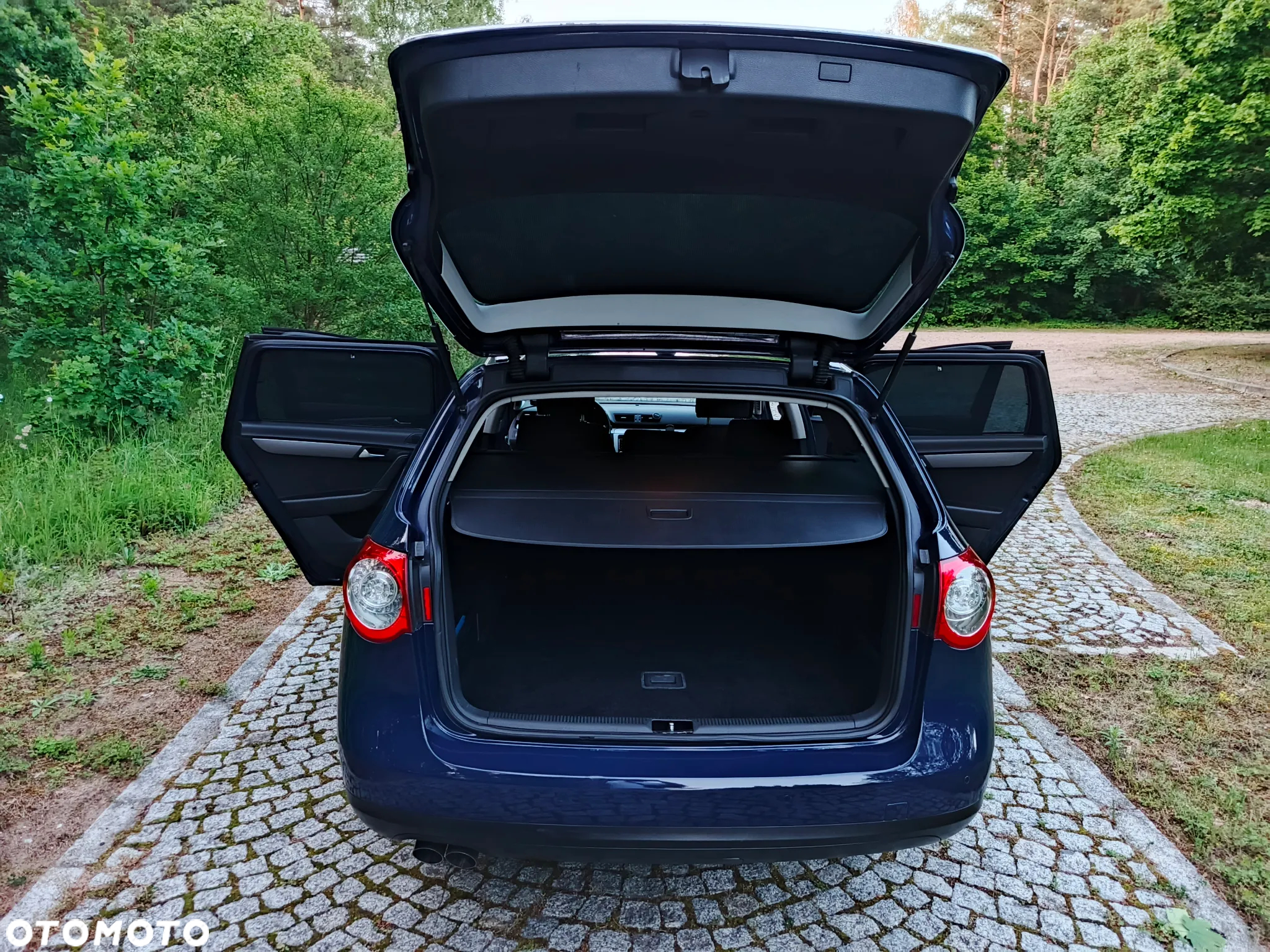 Volkswagen Passat 2.0 TDI DPF Highline - 14