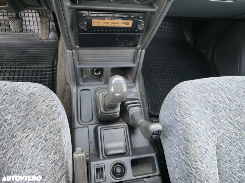 Mitsubishi Pajero Sport 2.5 TD+ Instyle - 16