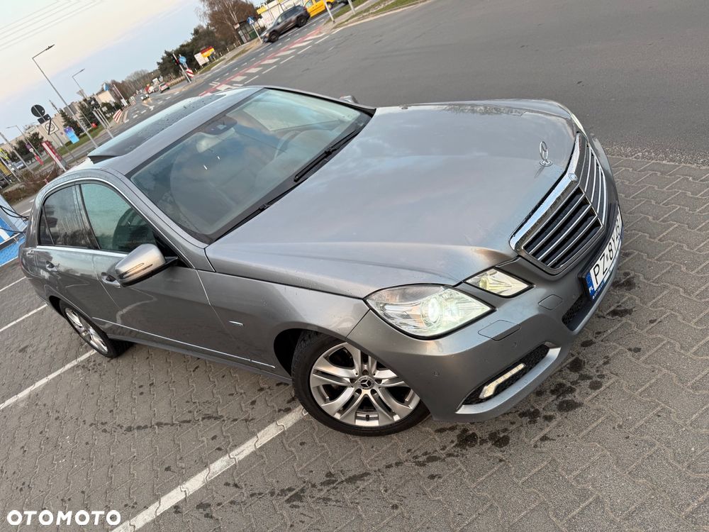 Mercedes-Benz Klasa E 200 CGI BlueEffICIENCY Avantgarde - 2