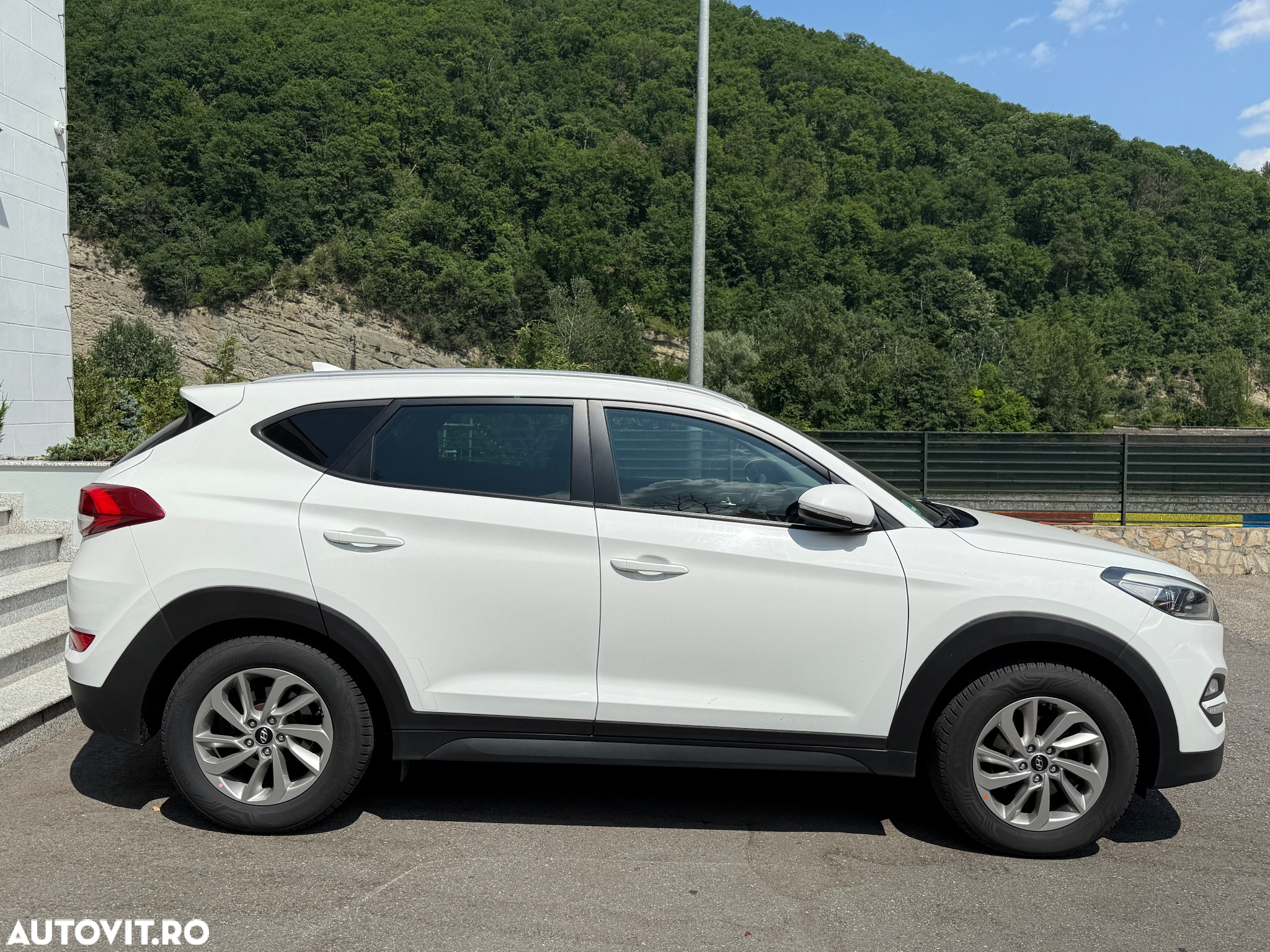 Hyundai Tucson blue 1.7 CRDi 2WD Style - 33