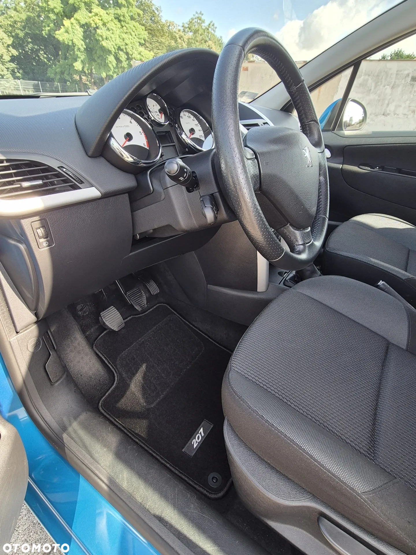 Peugeot 207 - 12