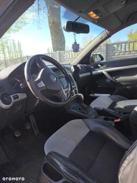 Skoda Octavia 2.0 TDI DPF RS - 3